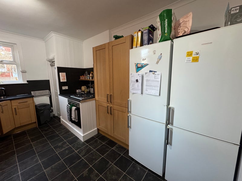Room Hesketh Avenue in Leeds