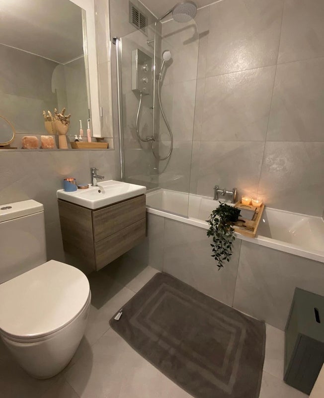 Room Ingledew Court in Leeds