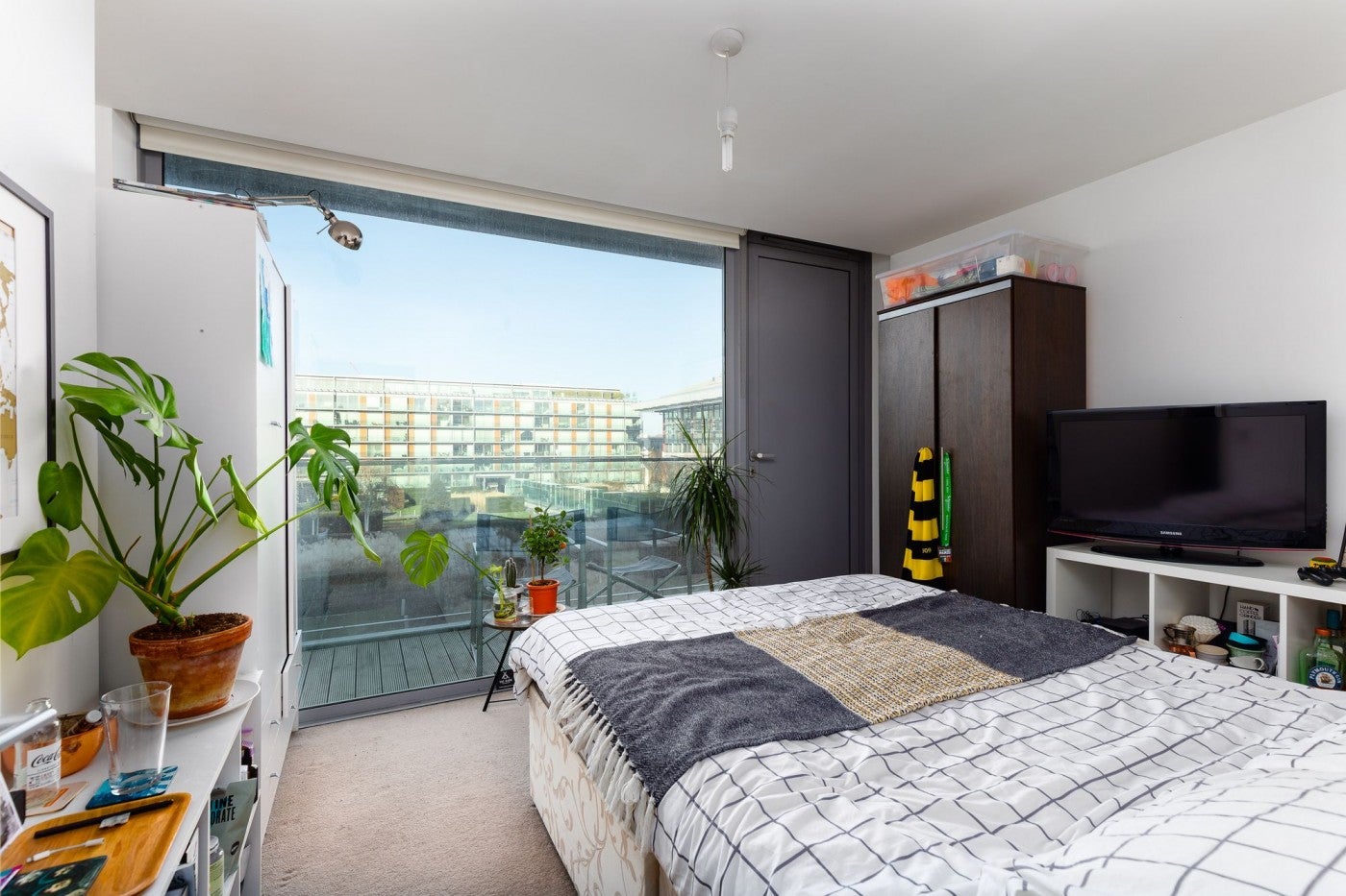 Flat Avenell Road in Greater London