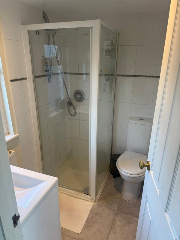 Room Putney Bridge Road in Greater London