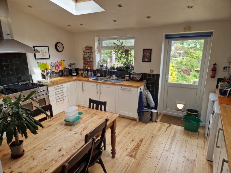 Room Downend Road in Bristol