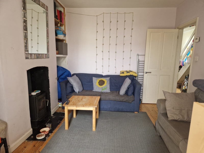 Room Downend Road in Bristol