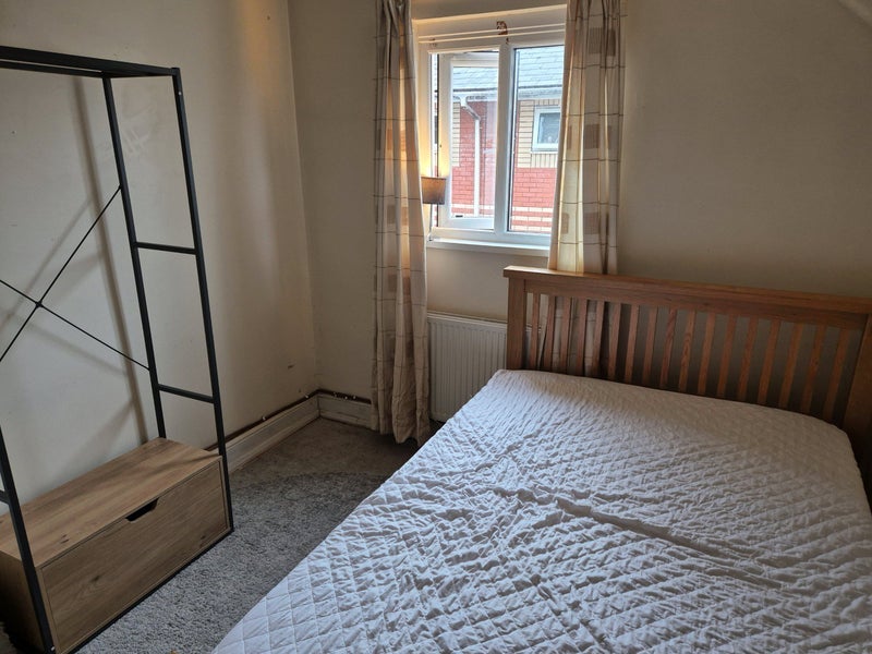Room Angus Street in Cardiff