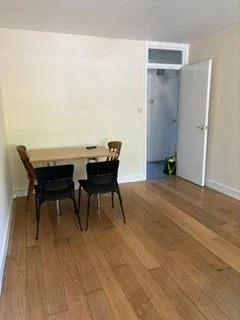 Flat Bartholomew Close in Greater London