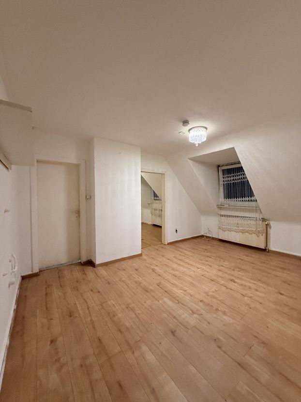 Zimmer Schulte-Marxloh-Straße in Duisburg