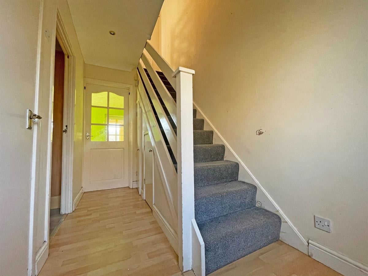 House Dearne Walk in Bedford