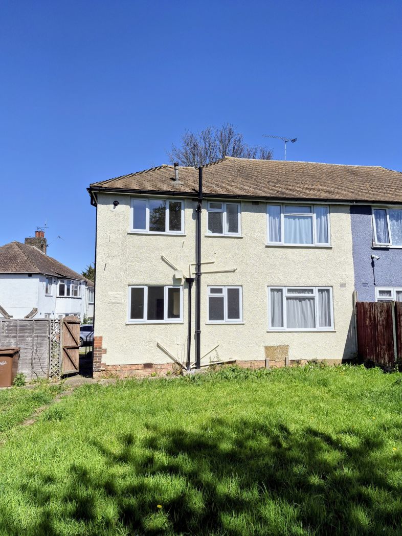 Flat Cedar Road in Strood