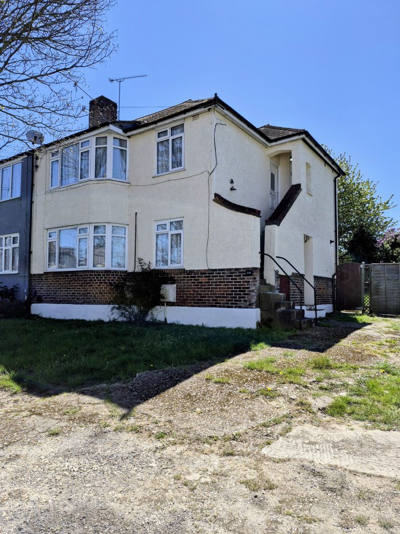 Flat Cedar Road in Strood