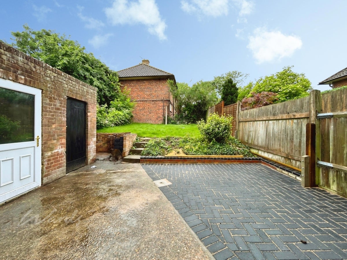 House Lodge Oak Lane in Tonbridge and Malling