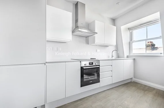 Flat Acacia Road in Greater London