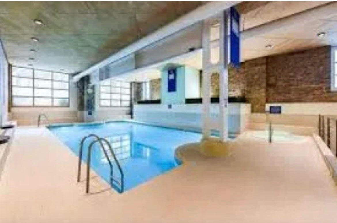 Flat Westferry Road in Greater London