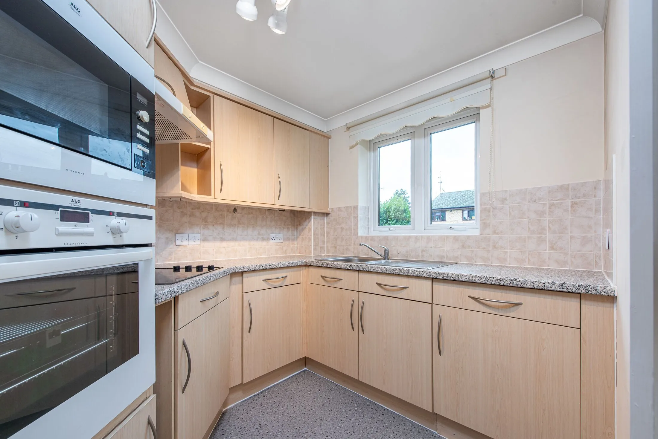 Flat Leicester Road in Greater London