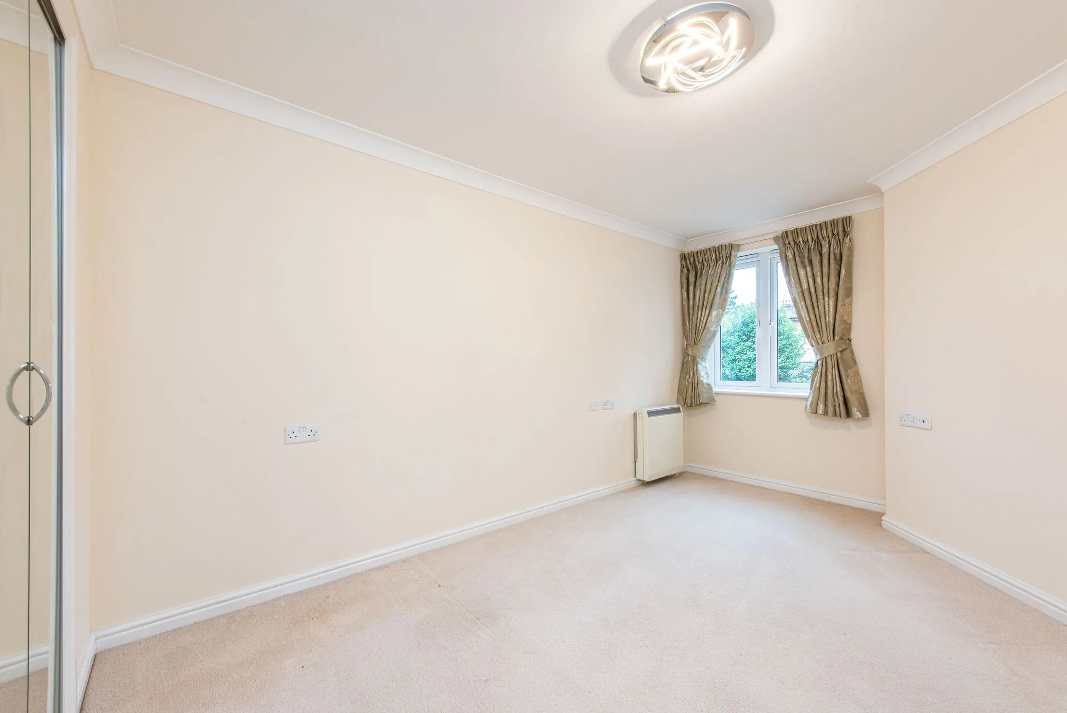 Flat Leicester Road in Greater London