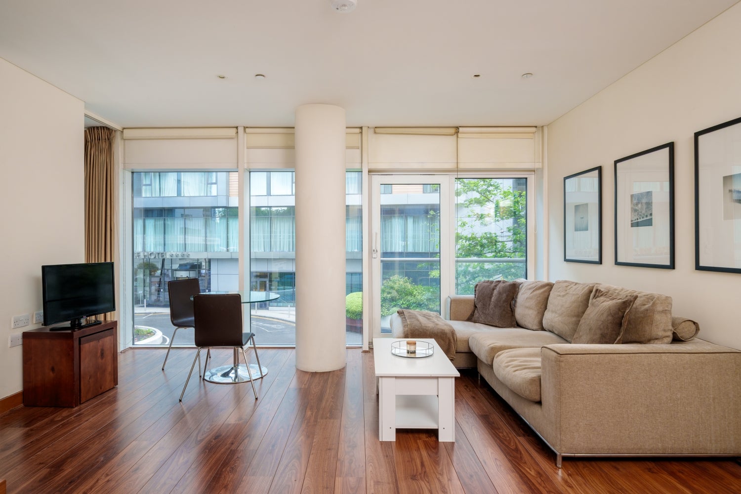 Flat Queenstown Road in Greater London