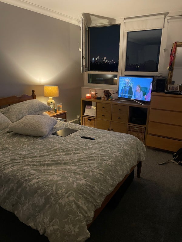 Room George Potter Way in Greater London