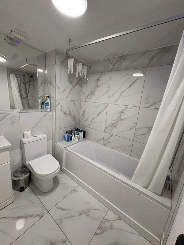 Room Parkhurst Road in Greater London