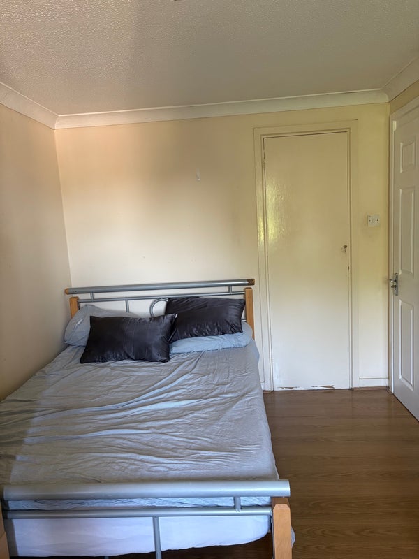 Room Parkhurst Road in Greater London