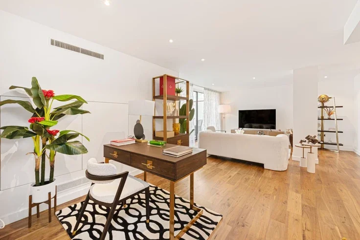 Flat Bolsover Street in City of Westminster