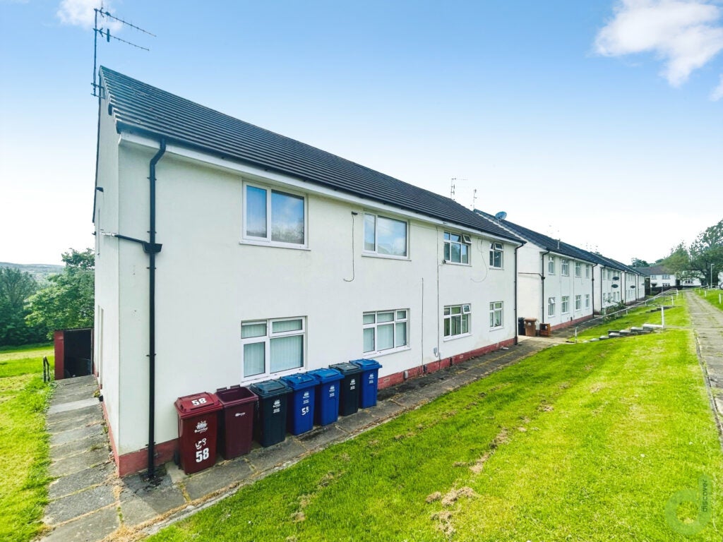 Flat Stoneyhurst Avenue in Burnley