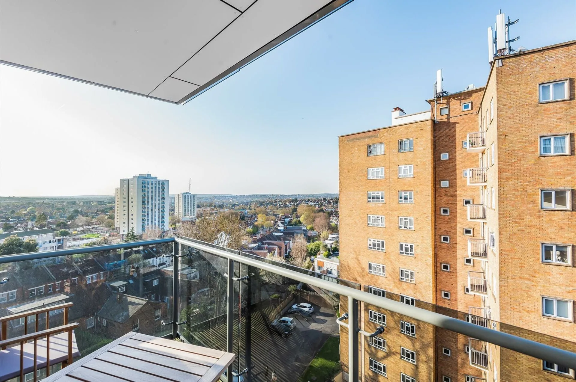 Flat Finchley Road in Greater London
