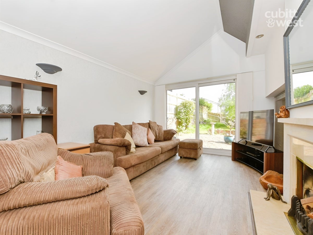 House South Leas in Horsham