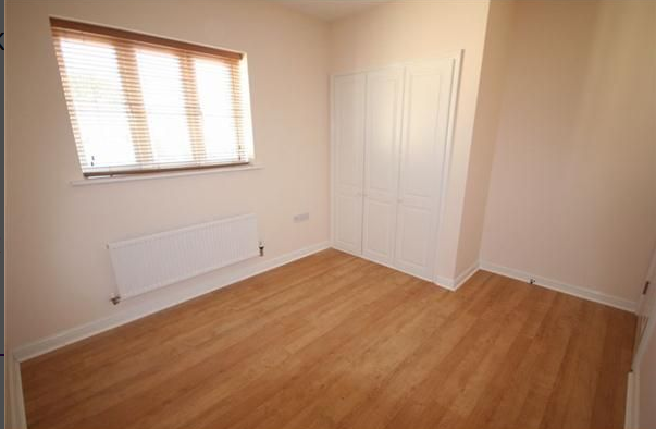Flat Shepherds Walk in Bradley Stoke