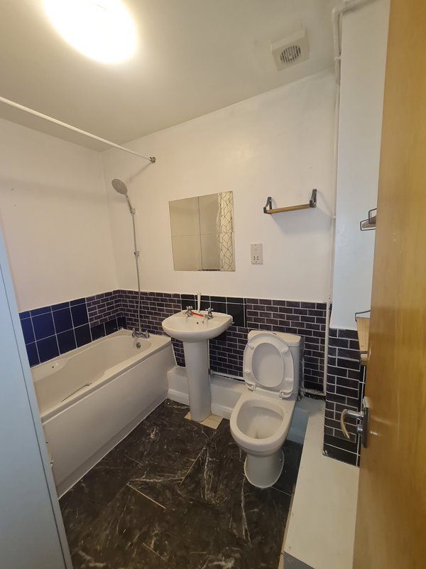 Flat Edgecote Close in Greater London