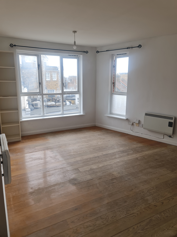 Flat Edgecote Close in Greater London