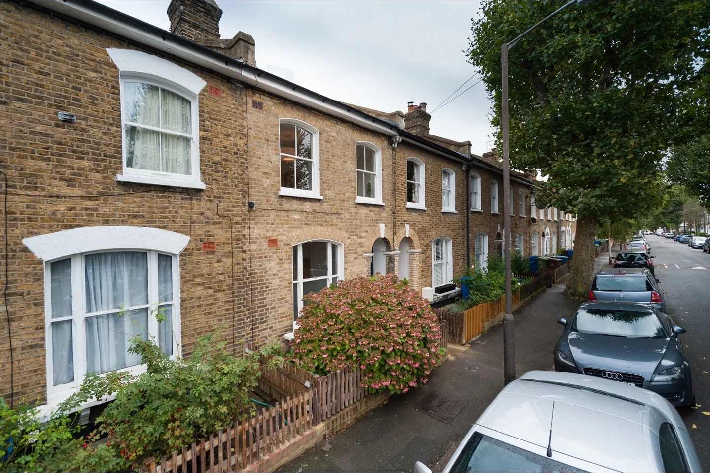 House Kimberley Avenue in Greater London