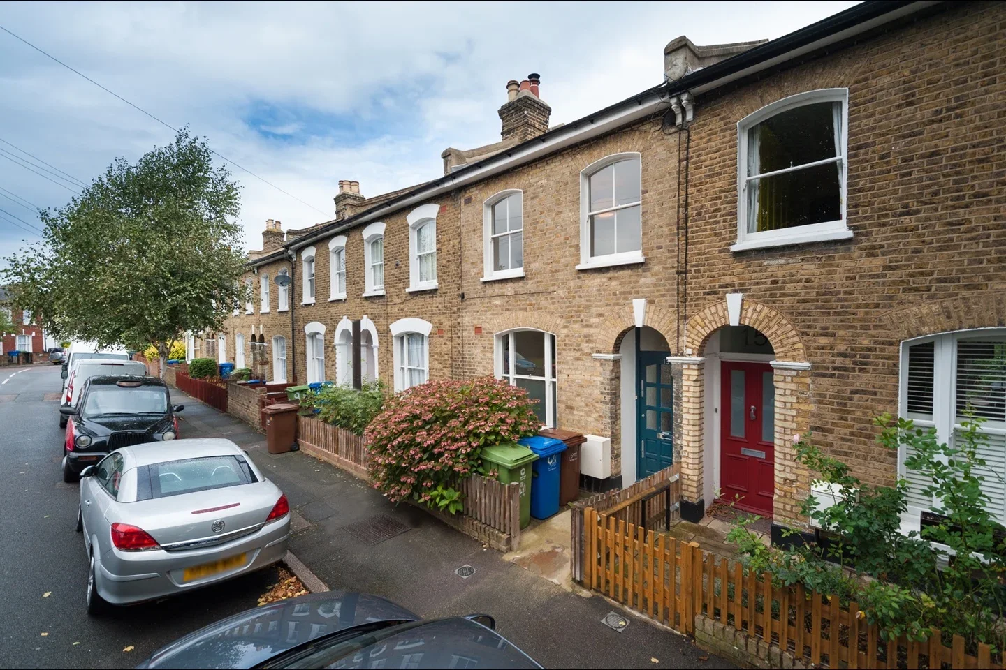 House Kimberley Avenue in Greater London