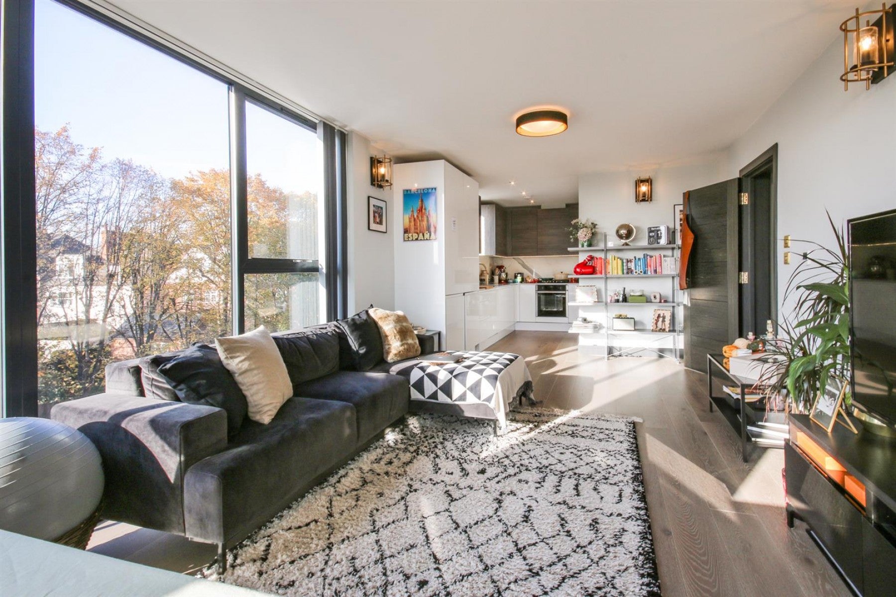 Flat Brondesbury Park in Greater London