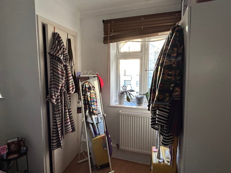 Room Lower Road in Greater London