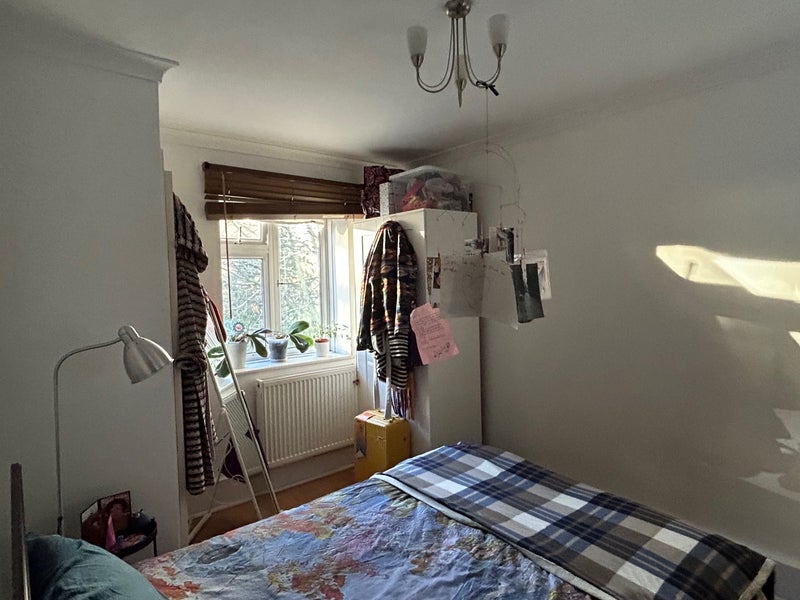 Room Lower Road in Greater London