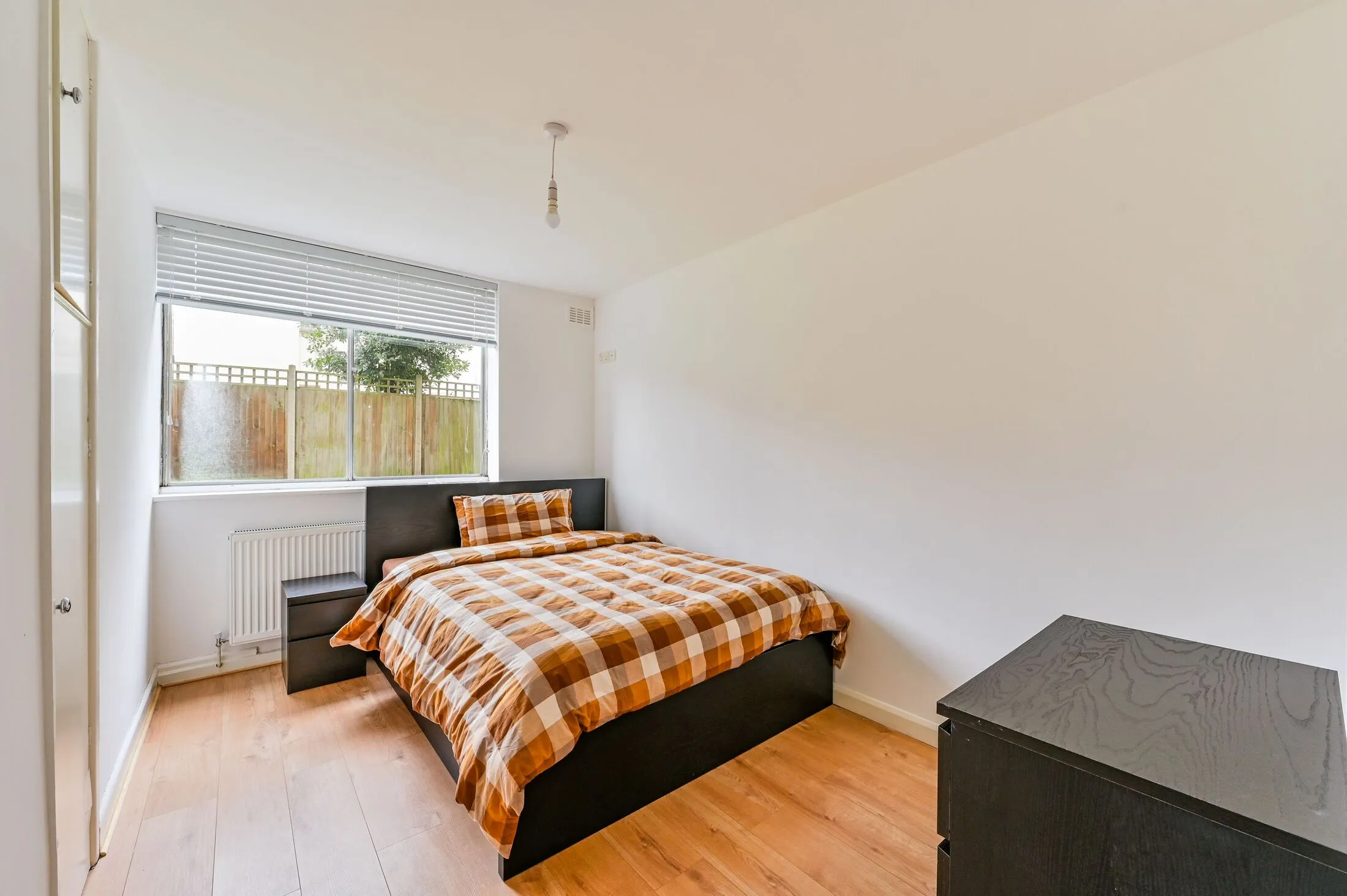 Flat Rowley Way in City of Westminster
