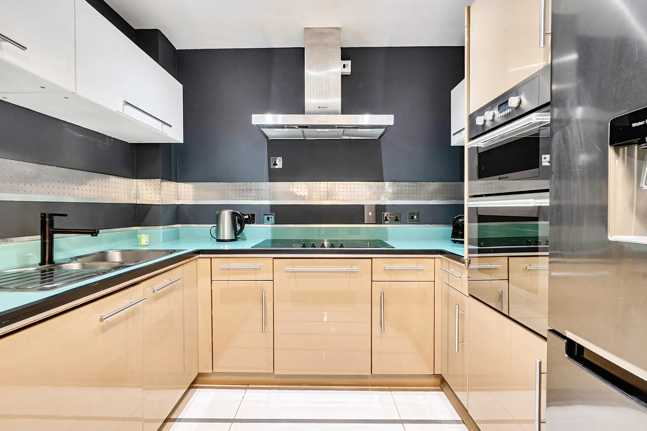 Flat Bolton Gardens in Greater London
