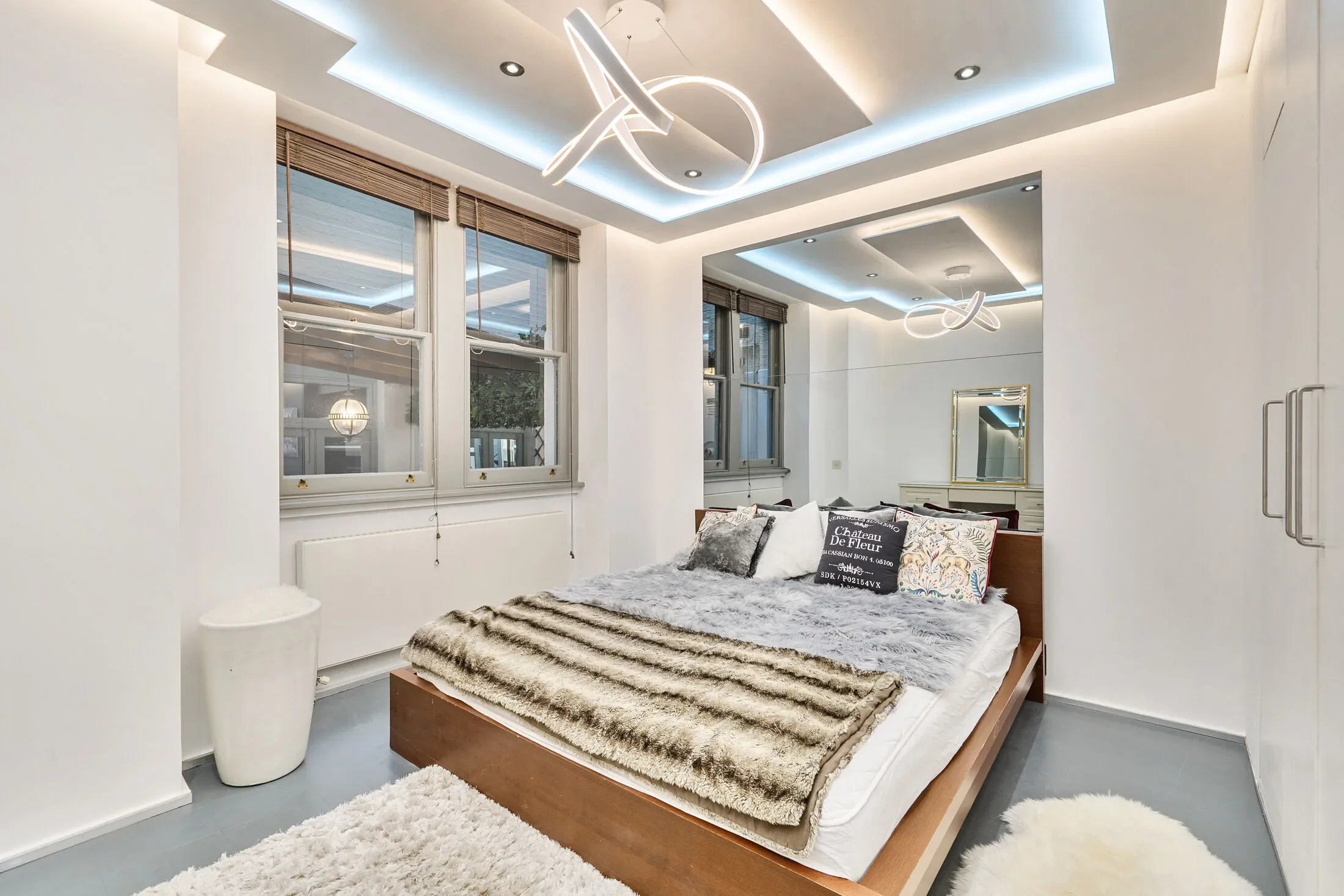 Flat Bolton Gardens in Greater London