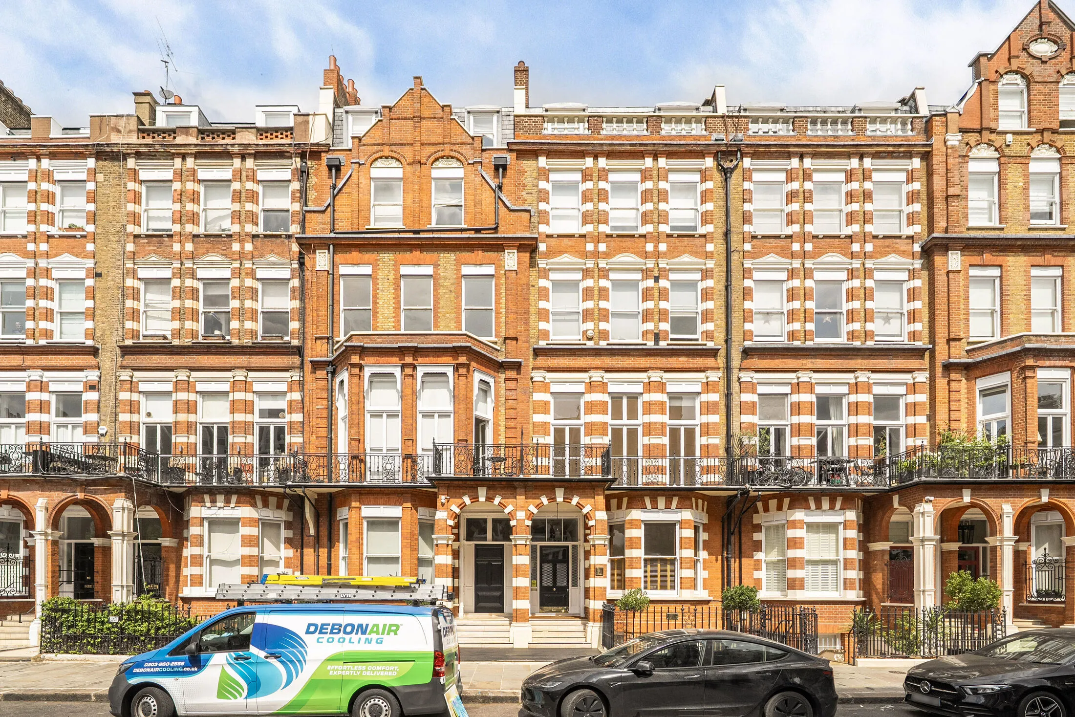 Flat Bolton Gardens in Greater London