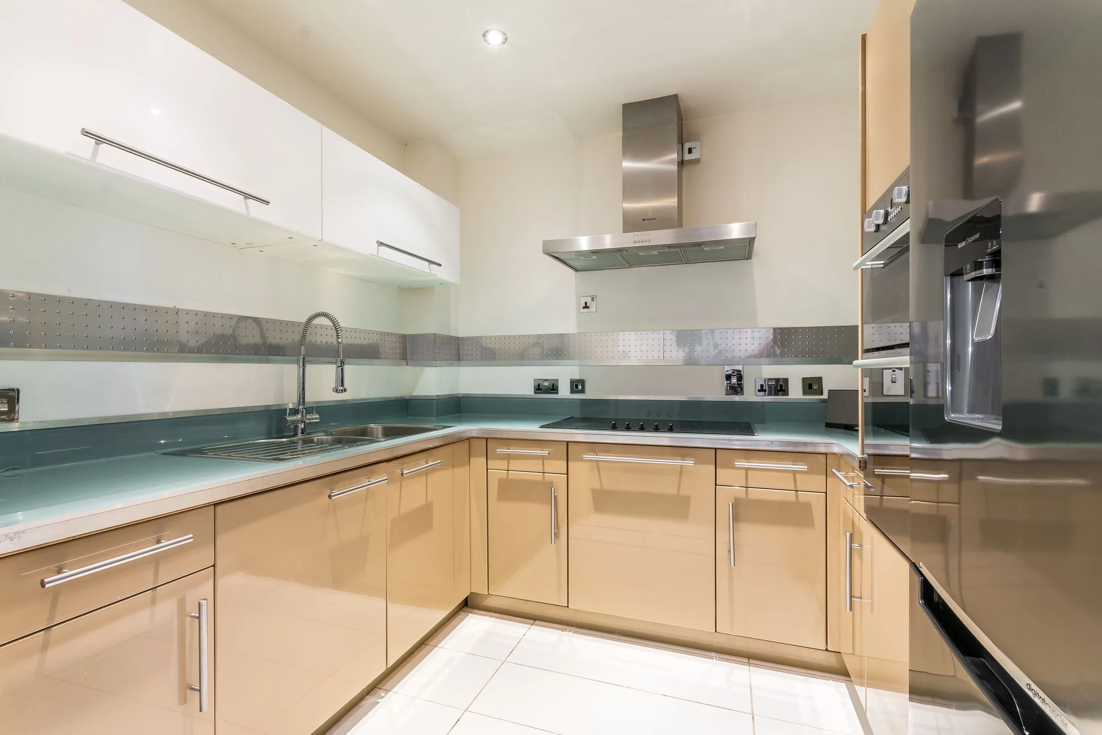 Flat Bolton Gardens in Greater London