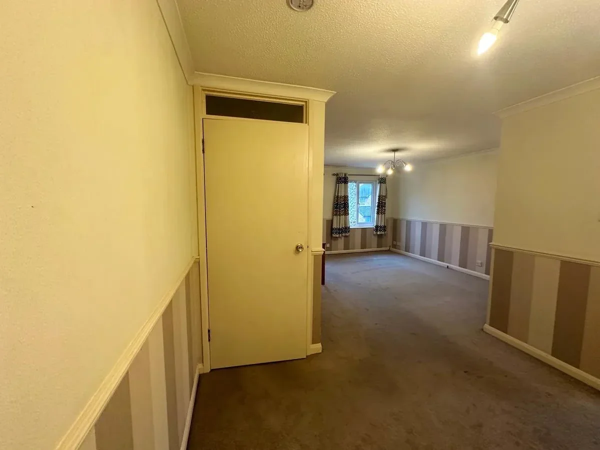 Flat Ramulis Drive in Greater London