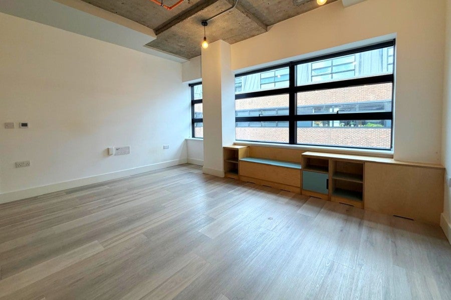 Flat Locke Way in Woking