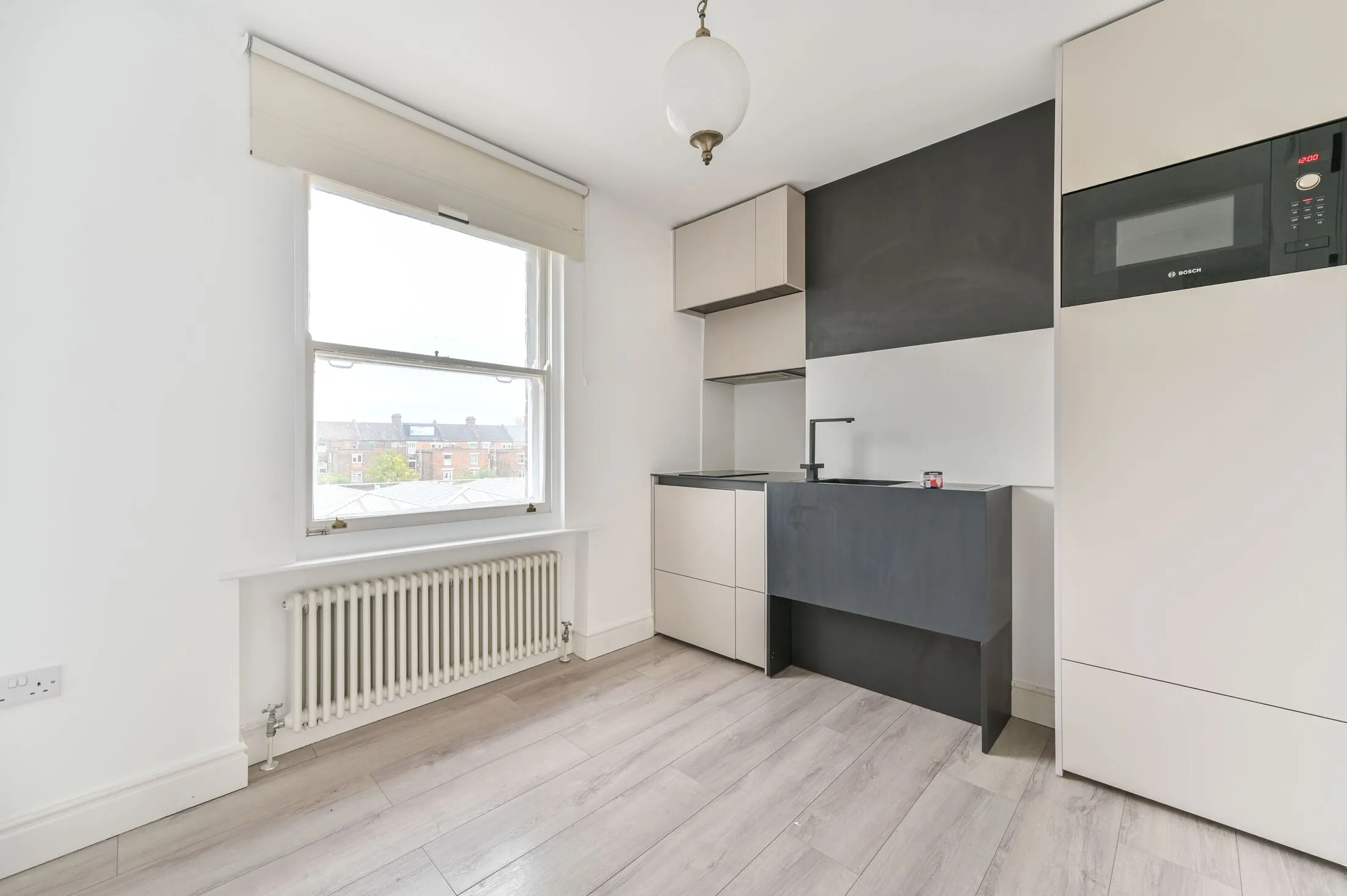 Flat Kilburn Lane in Greater London