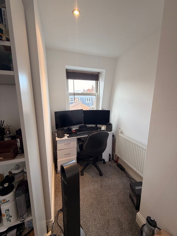 Room Mablethorpe Road in Greater London