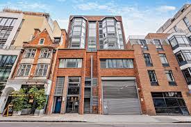 Flat Young Street in Greater London