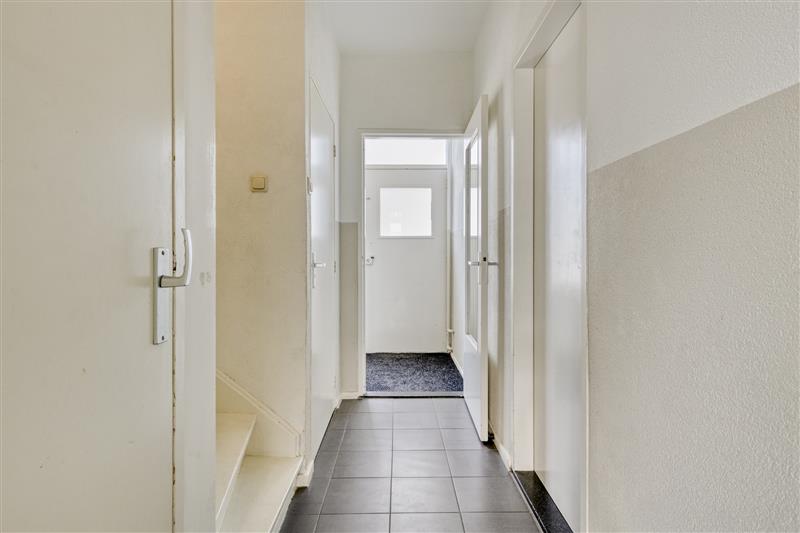 Tussenwoning te koop: Roland Holsthof 29, Tilburg