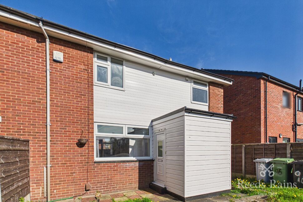 House Chepstow Avenue in Sale