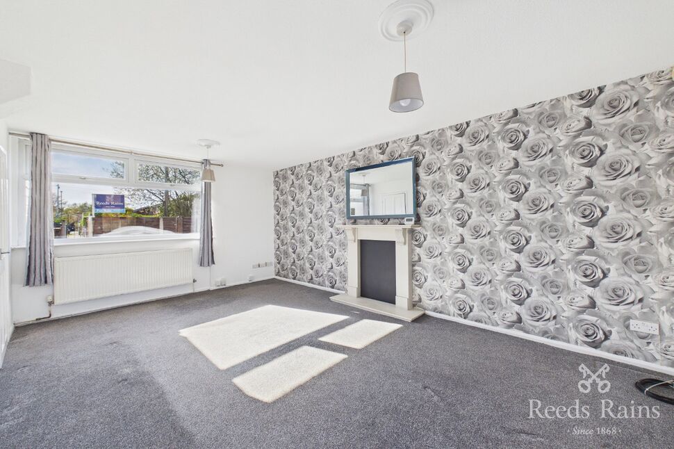 House Chepstow Avenue in Sale