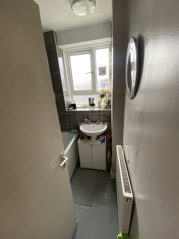 Room Hydethorpe Road in Greater London