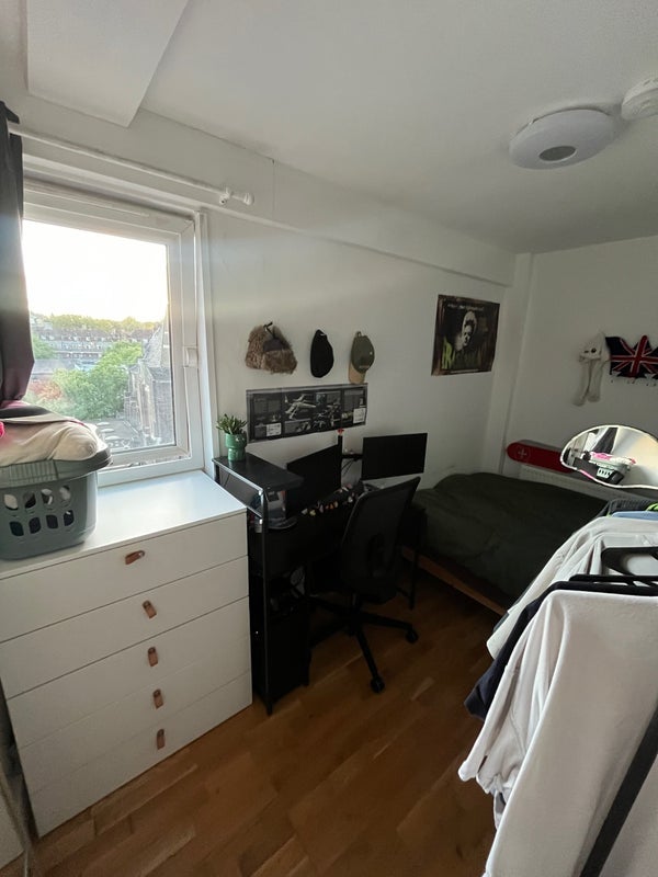 Room Malden Road in Greater London