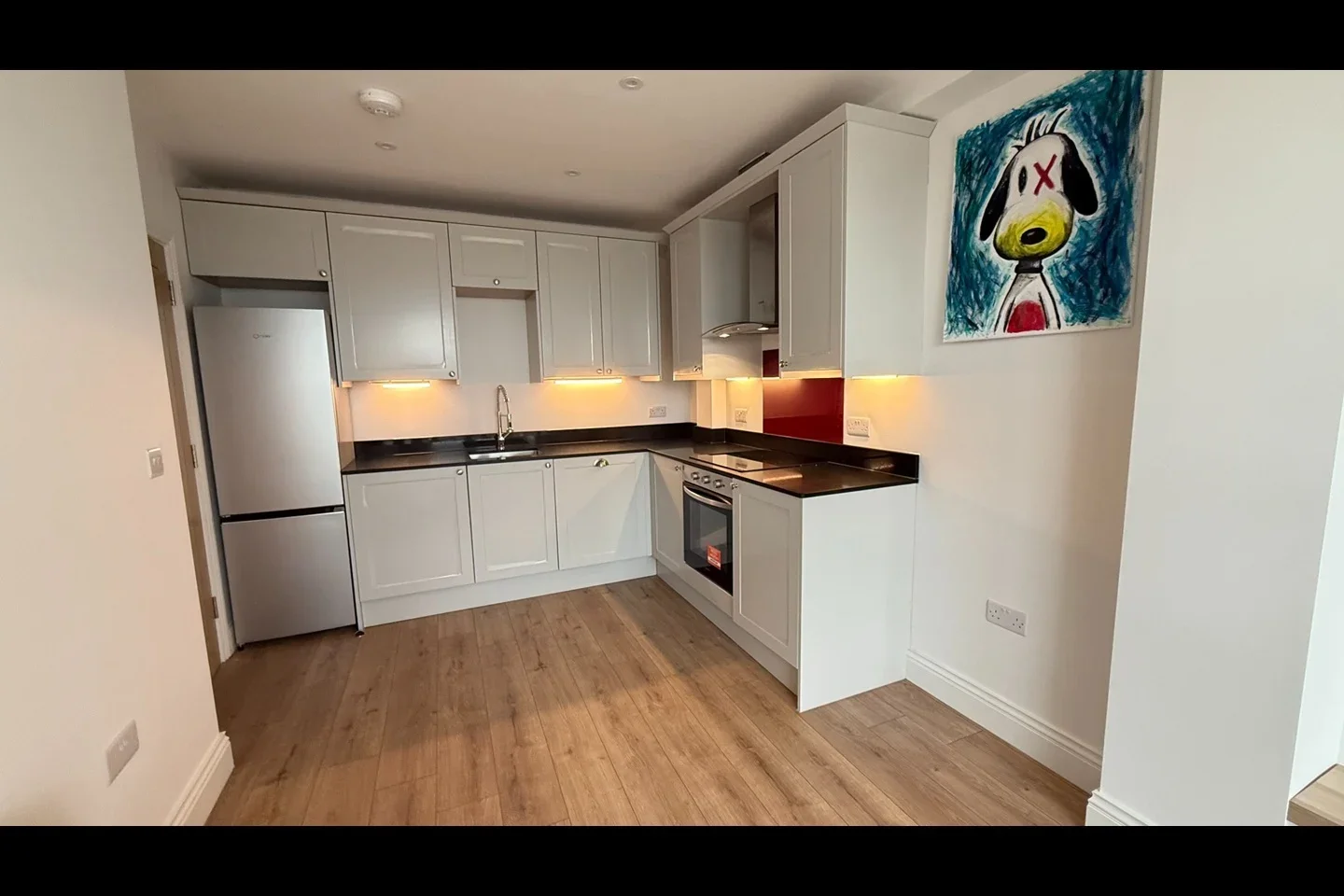 Flat Elm Grove in Greater London