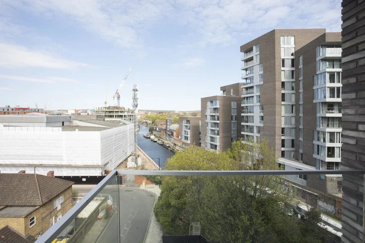 Flat Camley Street in Greater London